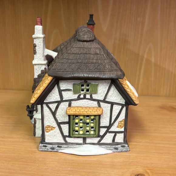 Oliver Twist Maylie Cottage Dickens Village 1990 In Box - Picture 5 of 10